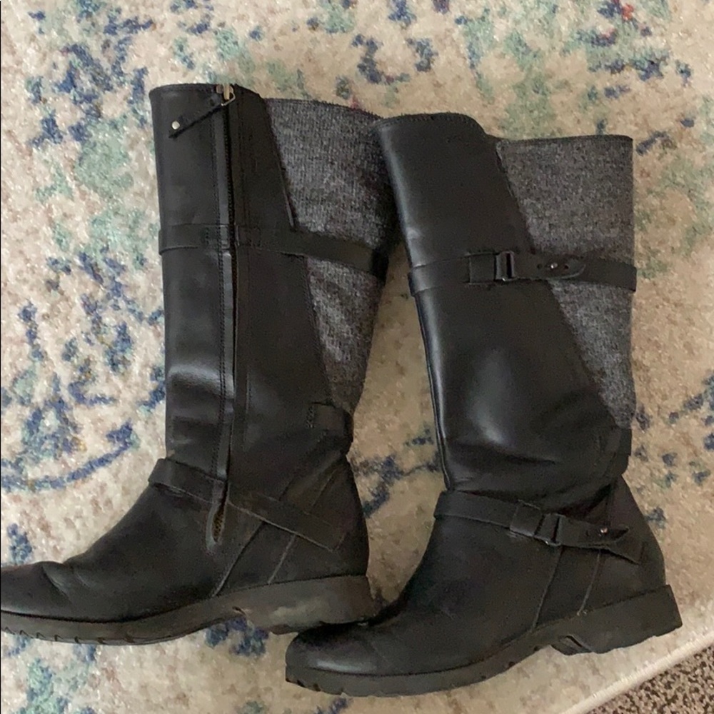 Must go! Teva Boot